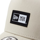 Youth 9FORTY A - Frame トラッカー Mesh Embroidery ボックスロゴ ウーブンパッチ ストーン - 14325177 - YTH | NEW ERA ニューエラ公式オンラインストア