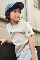 Youth 半袖 コットン Tシャツ Flag Logo Mini ストーン - 14111854-130 | NEW ERA ニューエラ公式オンラインストア