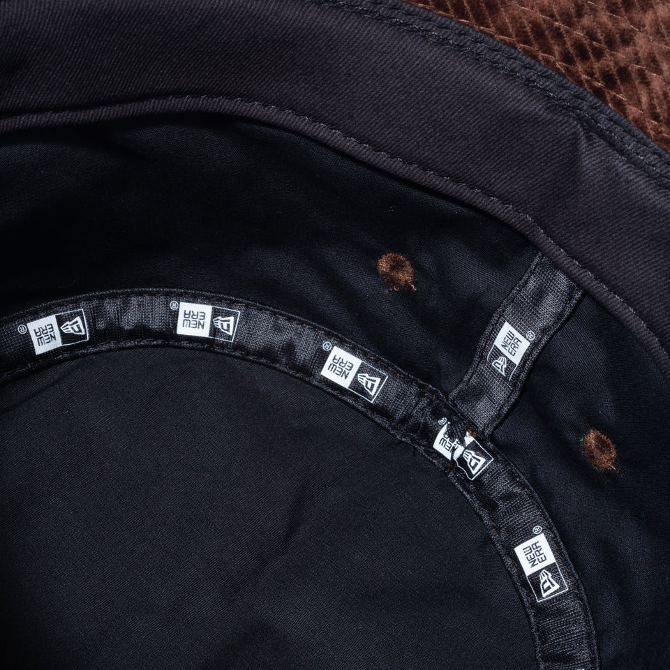 バケット01 Corduroy コーデュロイ Metal Flag チョコ - 13750948-SM | NEW ERA ニューエラ公式オンラインストア