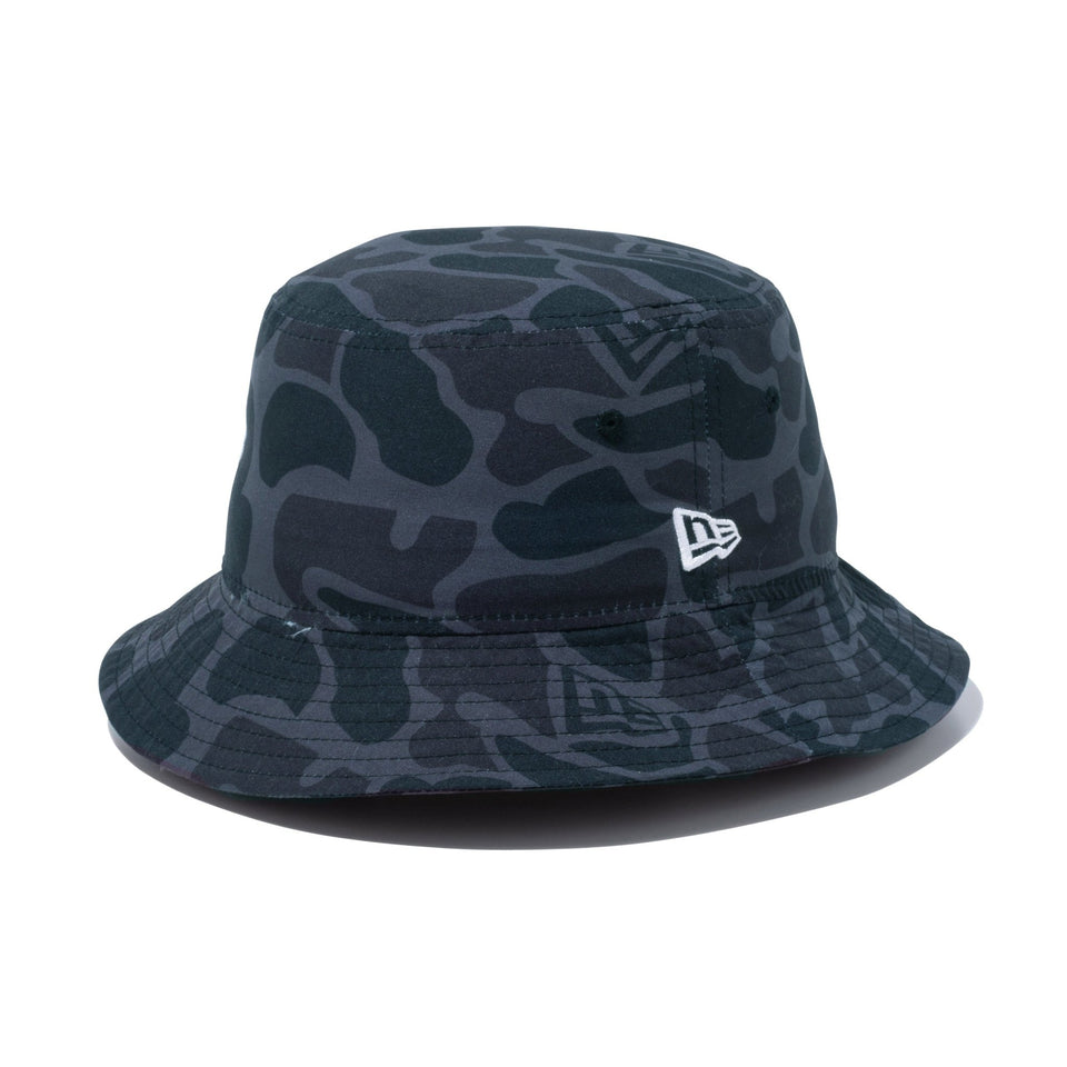 バケット01 Essential エッセンシャルロゴ ダックハンターカモ × スノーホワイト - 13515821-SM | NEW ERA ニューエラ公式オンラインストア