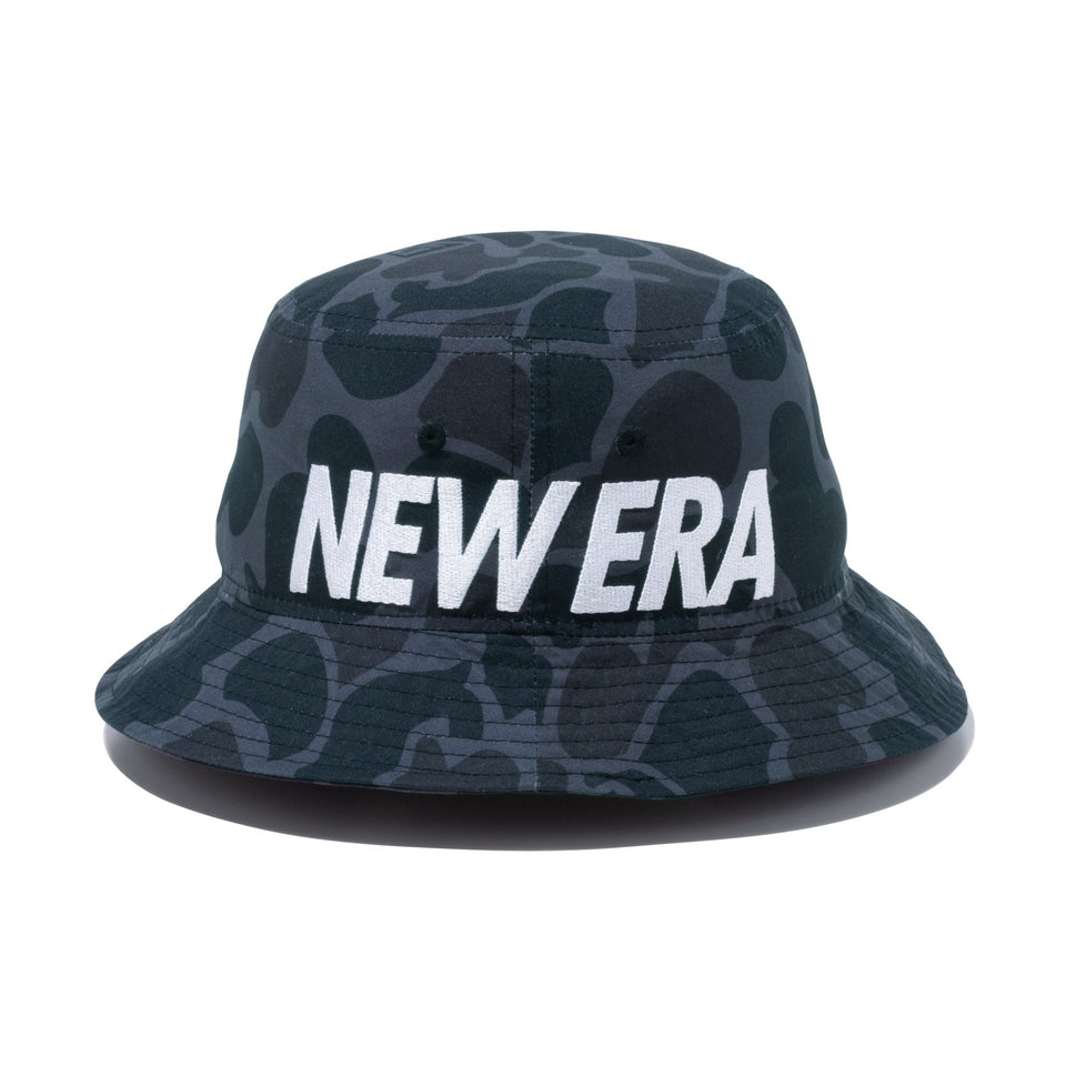 バケット01 Essential エッセンシャルロゴ ダックハンターカモ × スノーホワイト - 13515821-SM | NEW ERA ニューエラ公式オンラインストア