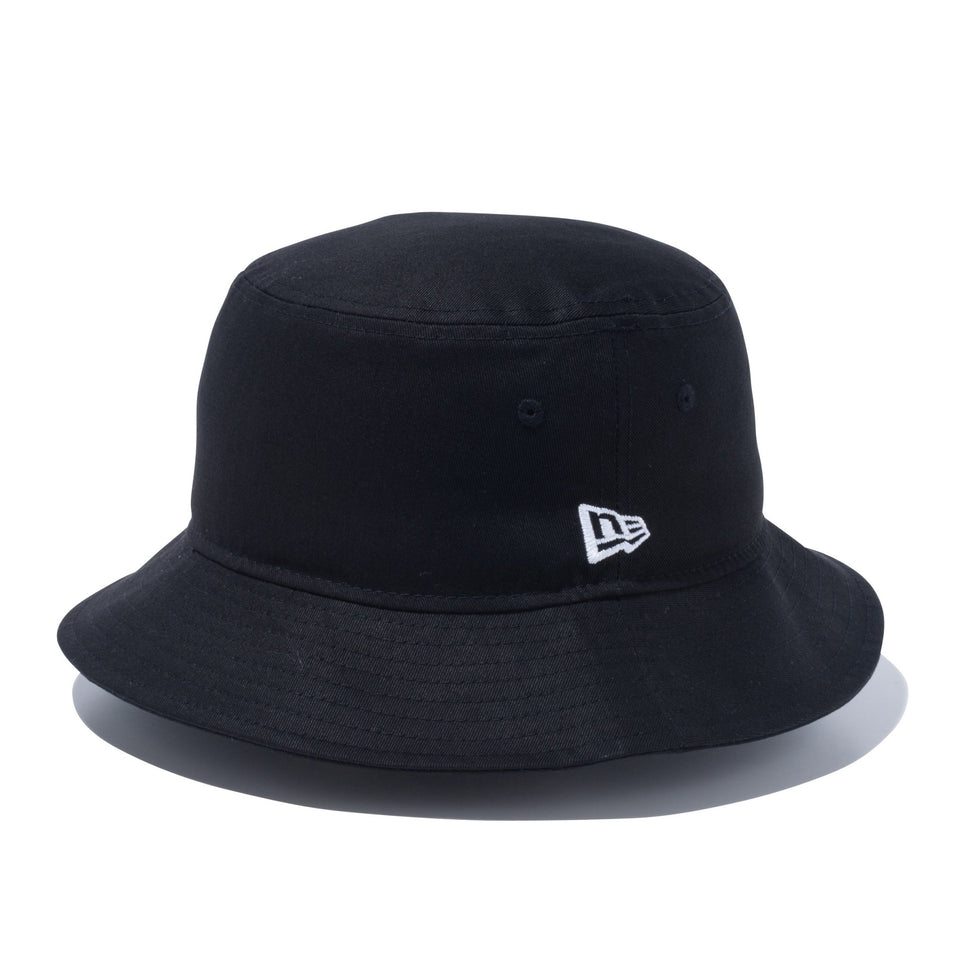 バケット01 Essential エッセンシャル スクリプトロゴ ブラック - 13750606-SM | NEW ERA ニューエラ公式オンラインストア