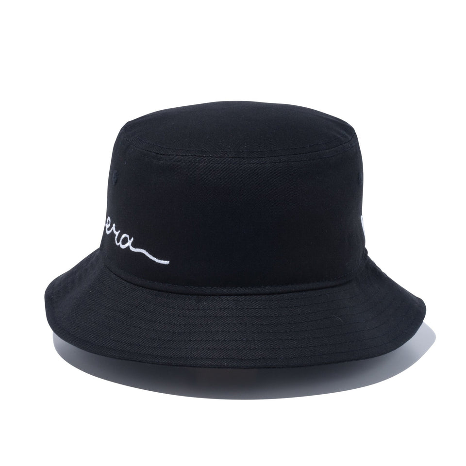 バケット01 Essential エッセンシャル スクリプトロゴ ブラック - 13750606-SM | NEW ERA ニューエラ公式オンラインストア