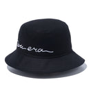 バケット01 Essential エッセンシャル スクリプトロゴ ブラック - 13750606-SM | NEW ERA ニューエラ公式オンラインストア