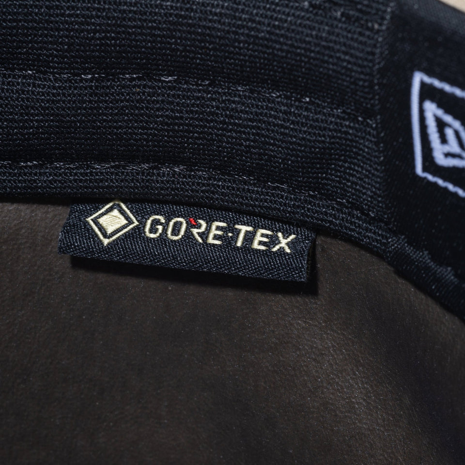 【ゴルフ】 バケット01 GORE-TEX PACLITE スクリプトロゴ ベージュ - 13762928-SM | NEW ERA ニューエラ公式オンラインストア