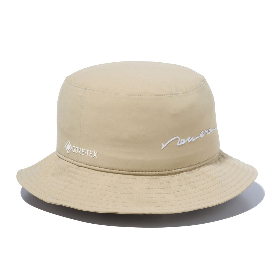 【ゴルフ】 バケット01 GORE-TEX PACLITE スクリプトロゴ ベージュ - 13762928-SM | NEW ERA ニューエラ公式オンラインストア