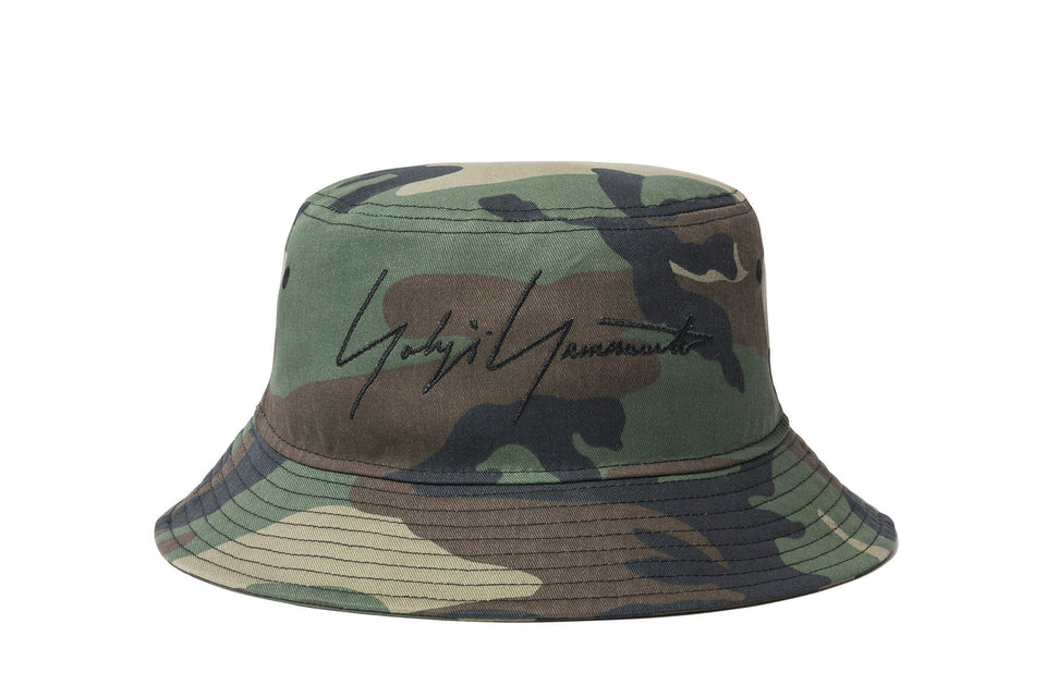 バケット01 Yohji Yamamoto SS20 シグネチャーロゴ ウッドランドカモ - 12394434-SM | NEW ERA ニューエラ公式オンラインストア