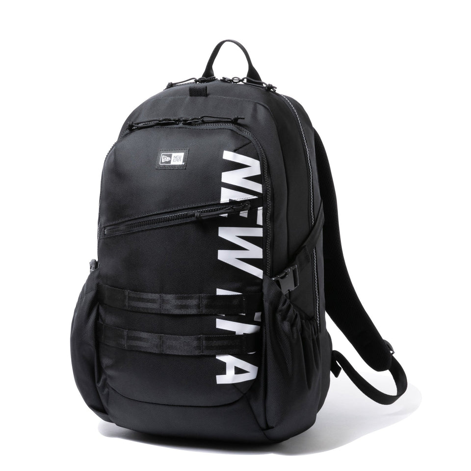 NEWERA キャリアパック 35L プリントロゴ ブラック × ホワイト