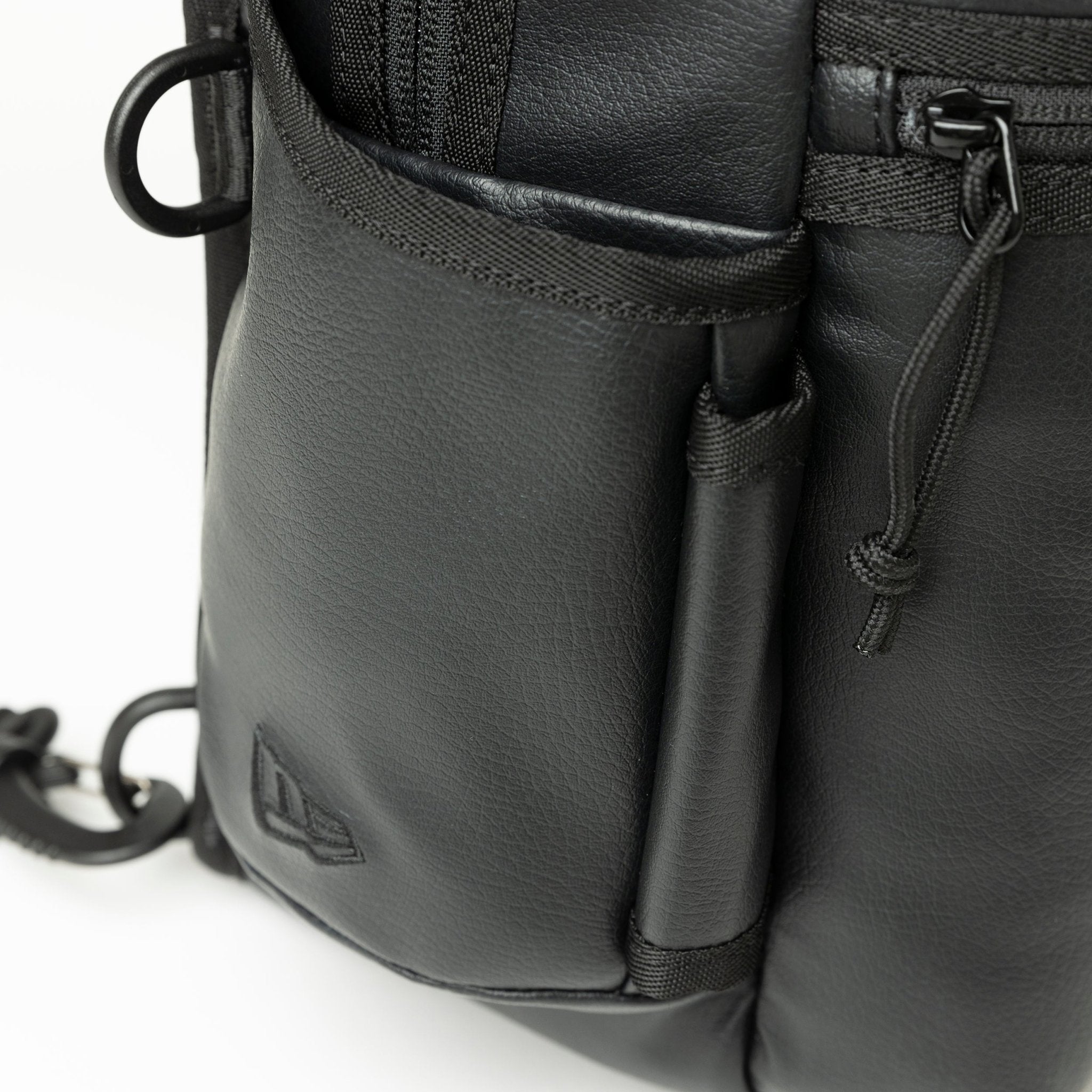 スリングボディバッグ 12L ブラックレザー 6