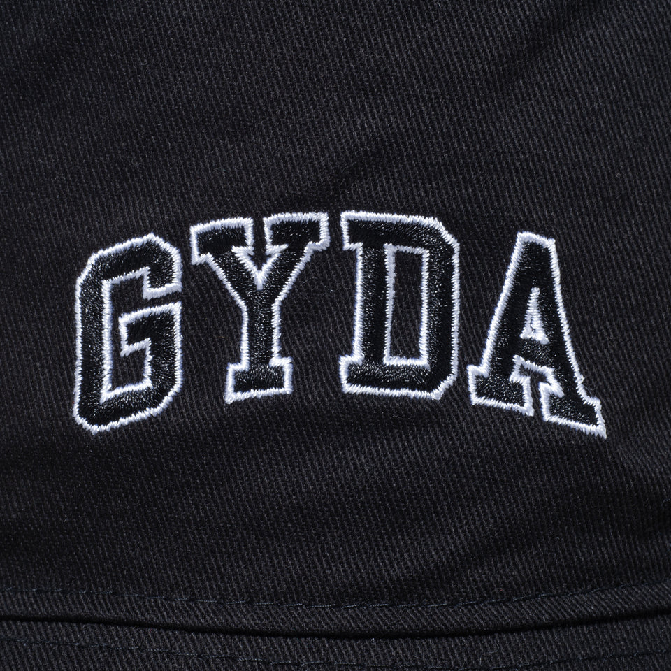 バケット01 GYDA ジェイダ リバーシブル ロゴ ブラック