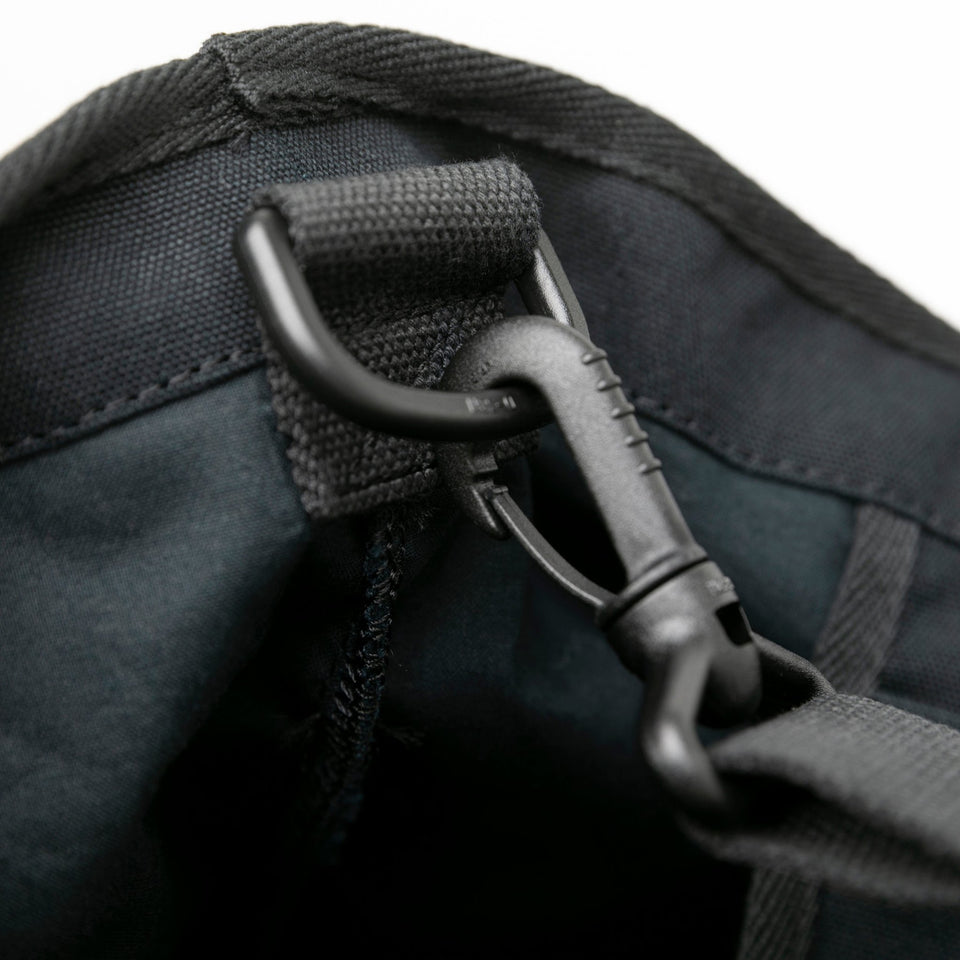 ユーティリティー キャンバストートバッグ 15L ボックスロゴ ブラック - 13517737-OSFM | NEW ERA ニューエラ公式オンラインストア