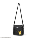 スクエア ショルダーポーチ 1.5L Pokémon ポケモン ピカチュウ ブラック - 14124524-OSFM | NEW ERA ニューエラ公式オンラインストア