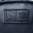 ショルダーポーチ 1.7L ブラックレザー - 13772352-OSFM | NEW ERA ニューエラ公式オンラインストア