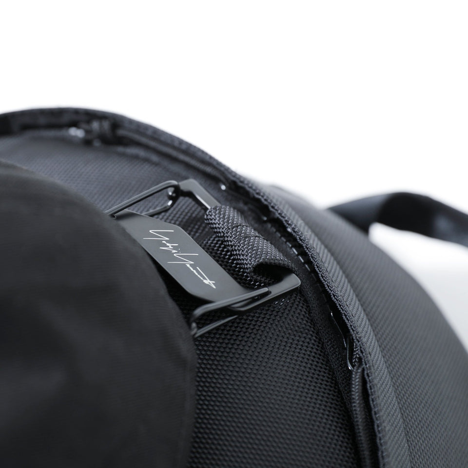 デイパック 22L Yohji Yamamoto FW21 レザーパッチ アートワーク ブラック - 12863237-OSFM | NEW ERA ニューエラ公式オンラインストア
