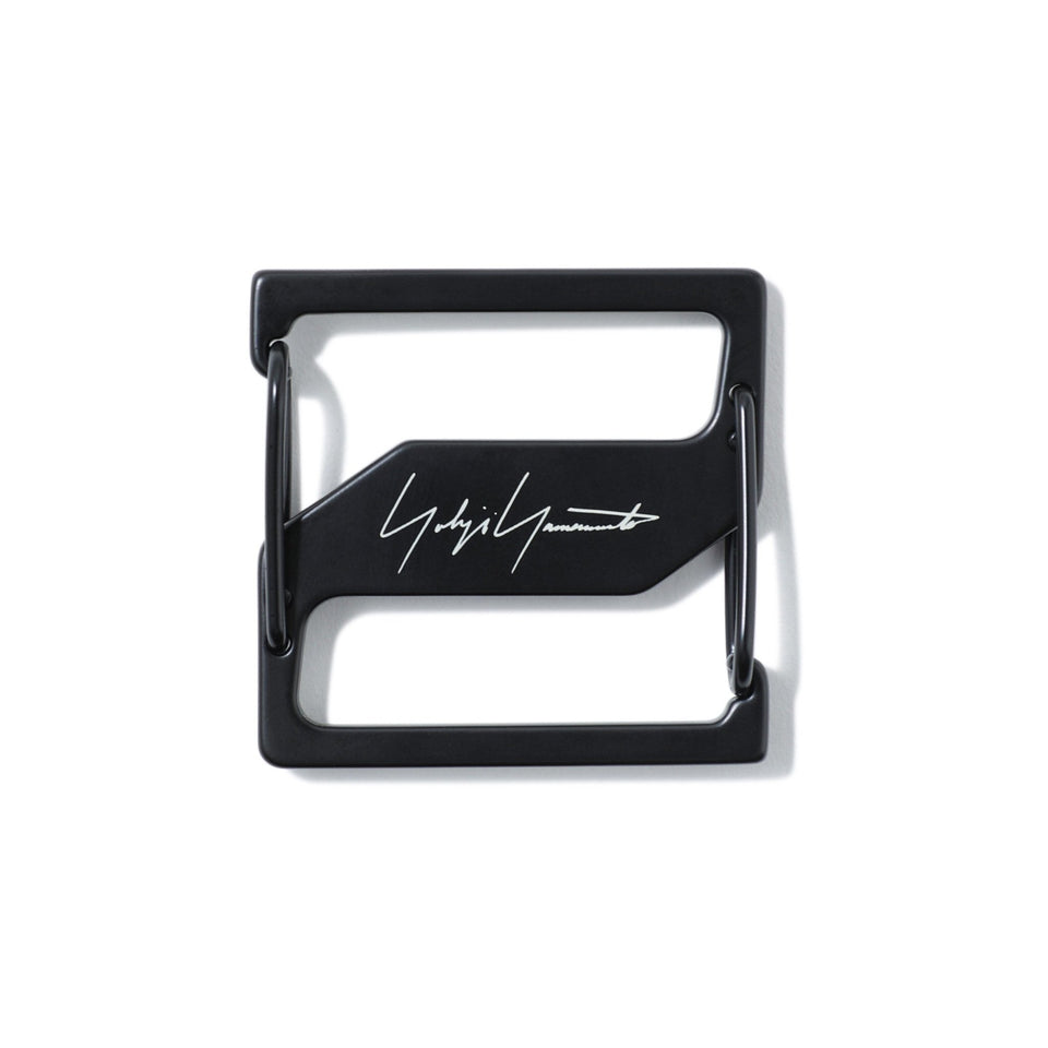 デイパック 22L Yohji Yamamoto FW21 レザーパッチ アートワーク ブラック - 12863237-OSFM | NEW ERA ニューエラ公式オンラインストア