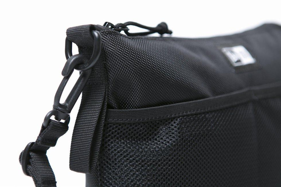 サコッシュ 2.5L ブラック - 11787069-OSFA | NEW ERA ニューエラ公式オンラインストア