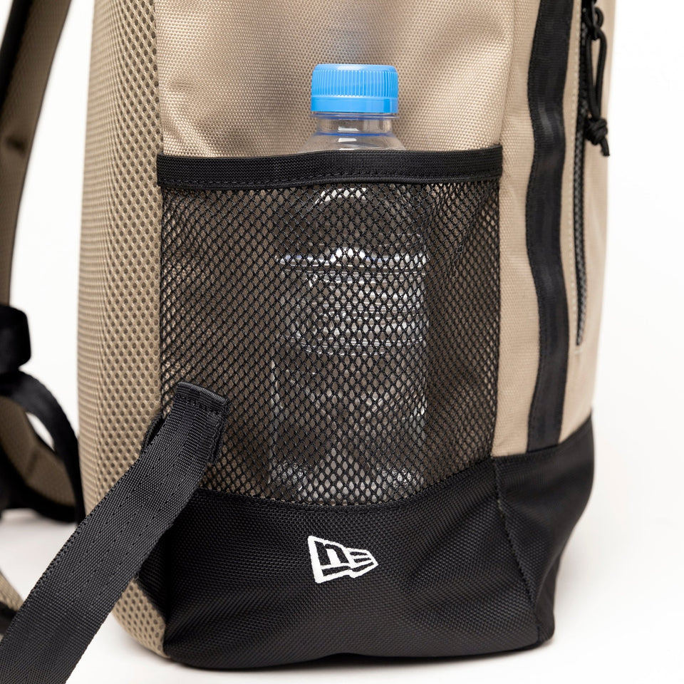 ボックスパック ミディアム 25L ベージュ/ブラック × ホワイト - 13518038-OSFM | NEW ERA ニューエラ公式オンラインストア