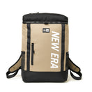 ボックスパック ミディアム 25L ベージュ/ブラック × ホワイト - 13518038-OSFM | NEW ERA ニューエラ公式オンラインストア