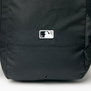 ライトパック 27L ライトウェイト シカゴ・ホワイトソックス リップストップ ブラック × ホワイト - 13517784-OSFM | NEW ERA ニューエラ公式オンラインストア