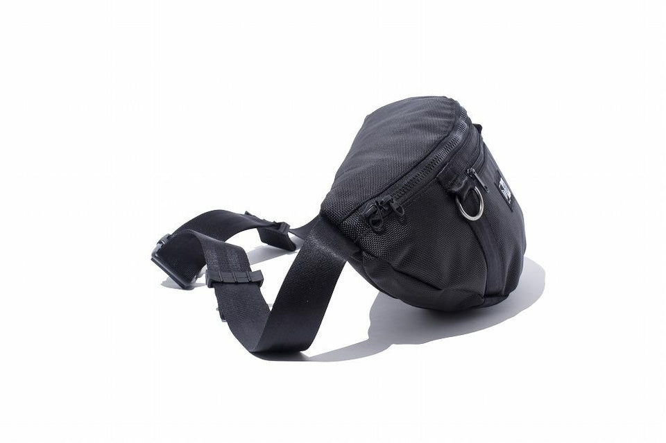 ウエストバッグ 2L ブラック - 11560427-OSFA | NEW ERA ニューエラ公式オンラインストア