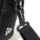 ショルダーポーチ ラージ 2L Fall & Winter 2020 Y's ブラック × ホワイト - 12583339-OSFM | NEW ERA ニューエラ公式オンラインストア