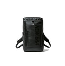 ボックスパック 32L プリントロゴ TPUブラック × ブラック - 12326108-OSFA | NEW ERA ニューエラ公式オンラインストア