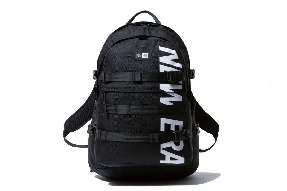 NEW ERA キャリアパック35L プリントロゴブラック ホワイト