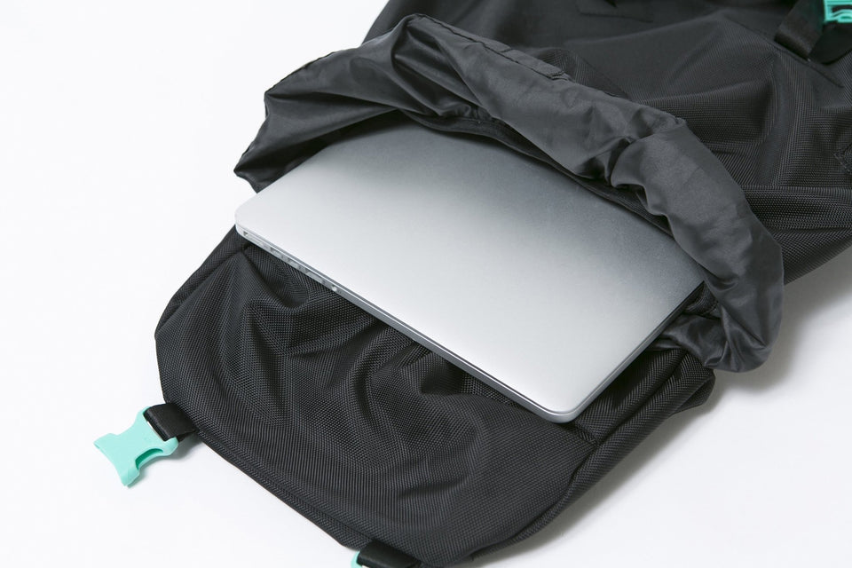 ラックサック 35L ブラック/ミントブルー - 12325658-OSFA | NEW ERA ニューエラ公式オンラインストア