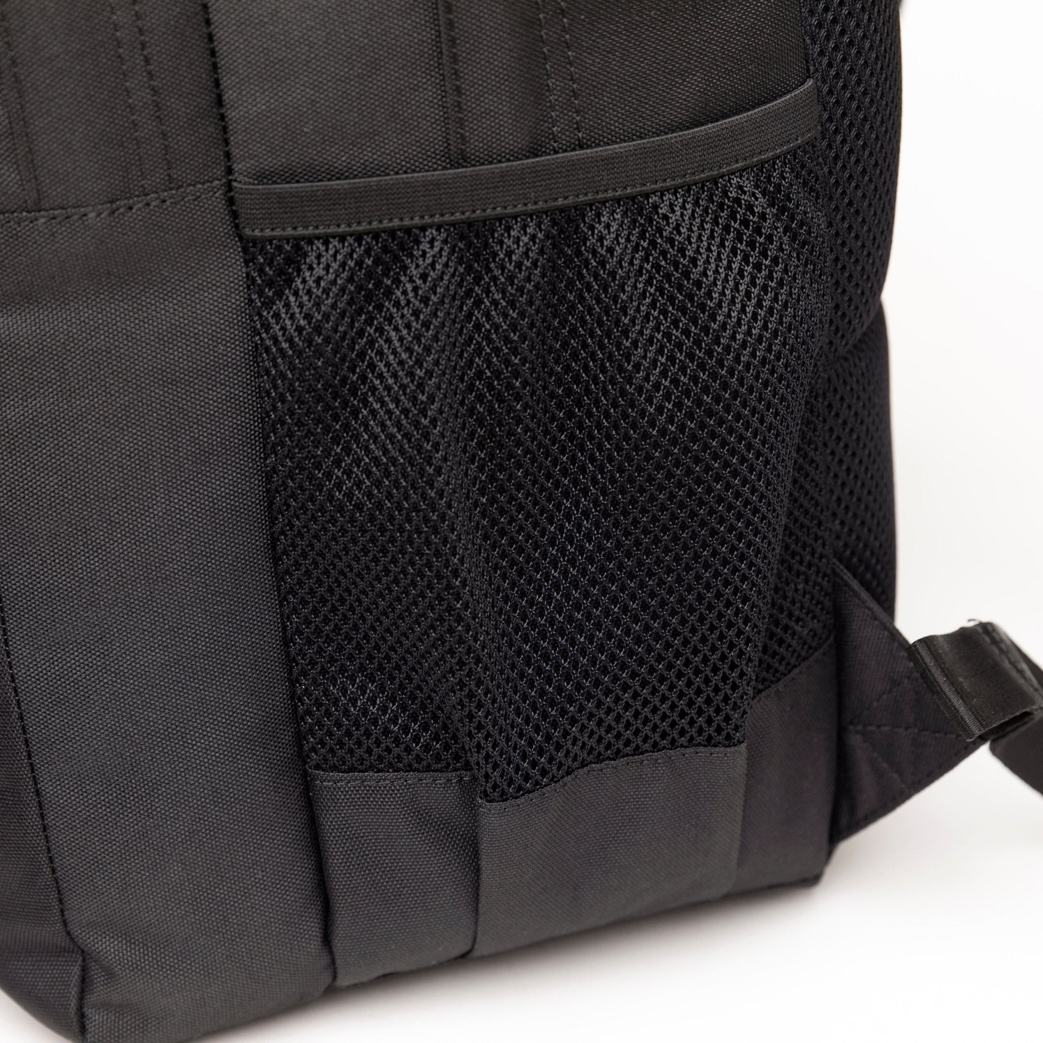 キャンパスパック 35L プリントロゴ ブラック × ホワイト 11