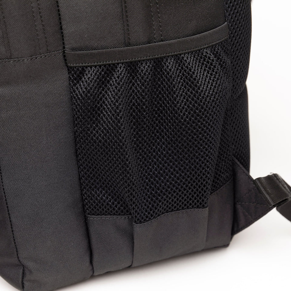 キャンパスパック 35L プリントロゴ ブラック × ホワイト