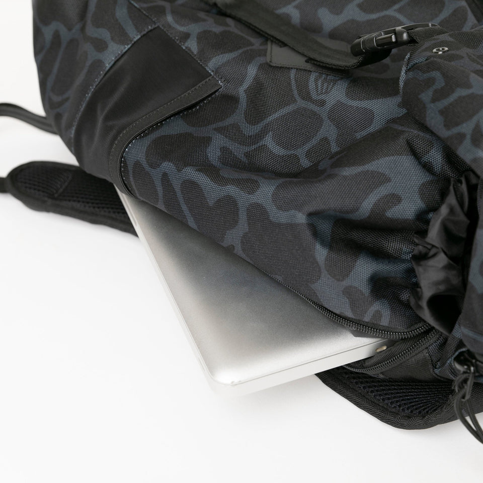 ラックサック 35L ブラックハンターカモ/ブラック - 13517776-OSFM | NEW ERA ニューエラ公式オンラインストア