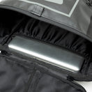 ボックスパック ラージ 46L TPU Box Logo ボックスロゴ ブラック × グラファイト - 14108417-OSFM | NEW ERA ニューエラ公式オンラインストア