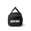 クラブ ダッフルバッグ 50L 2ウェイ プリントロゴ ブラック - 13061346-OSFM | NEW ERA ニューエラ公式オンラインストア