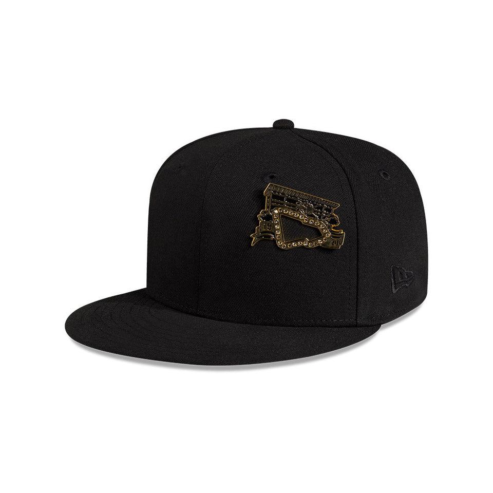 キャップアクセサリー ピンズ 59FIFTY DAY HQ NE Flag フラッグロゴ - 13682185-OSFM | NEW ERA ニューエラ公式オンラインストア