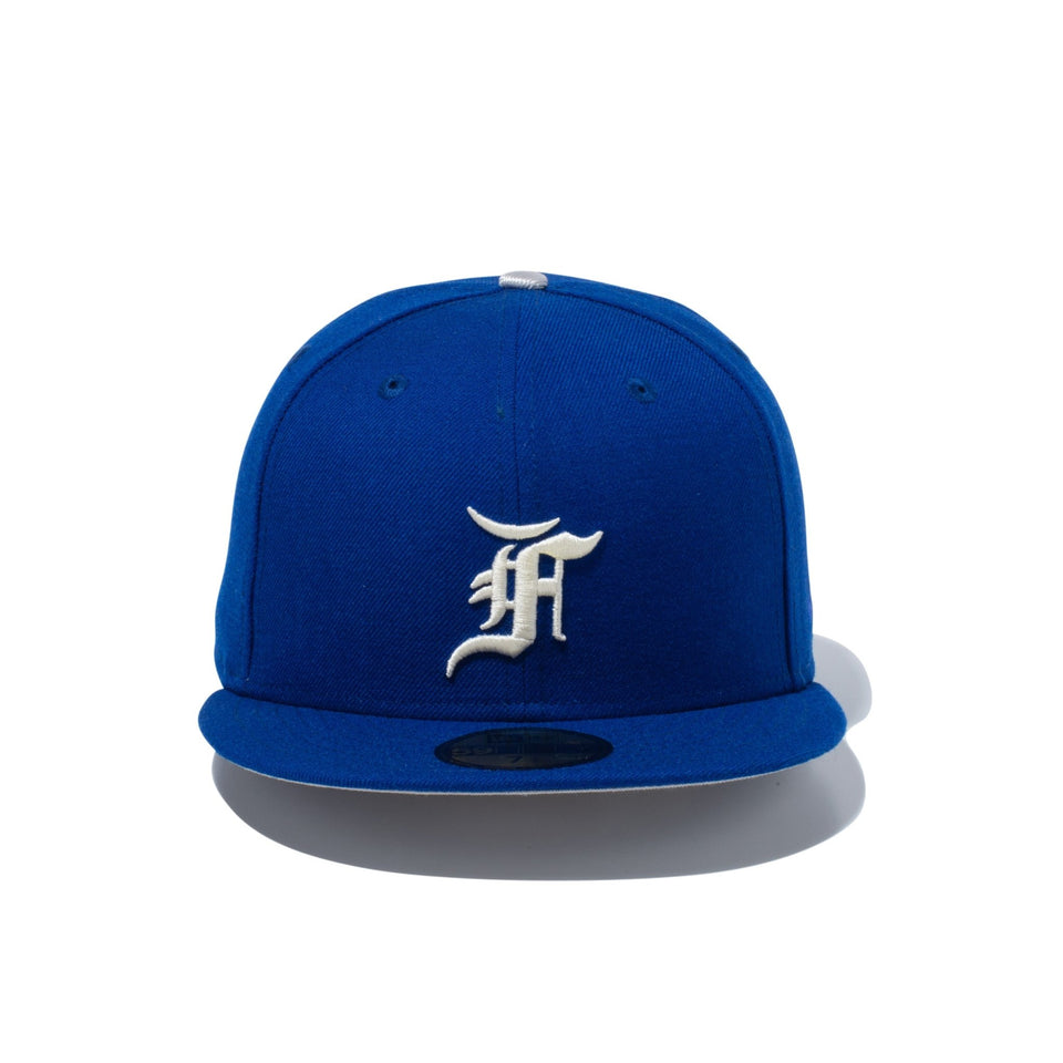 59FIFTY FEAR OF GOD ESSENTIALS The Classic Collection カンザスシティ・ロイヤルズ ブルー × ホワイト グレーアンダーバイザー - 13682139-700 | NEW ERA ニューエラ公式オンラインストア