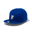 59FIFTY FEAR OF GOD ESSENTIALS The Classic Collection カンザスシティ・ロイヤルズ ブルー × ホワイト グレーアンダーバイザー - 13682139-700 | NEW ERA ニューエラ公式オンラインストア