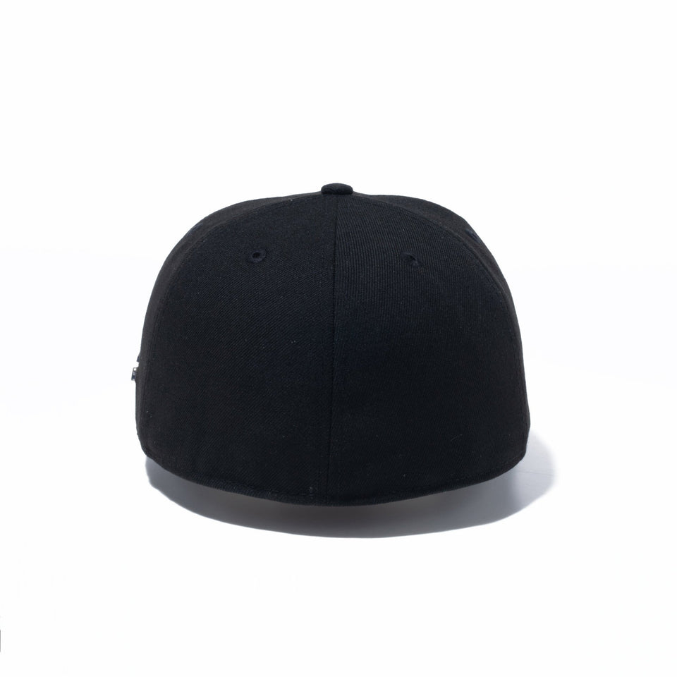 59FIFTY Metal Flag Logo ブラック × ホワイト シルバーフラッグ - 13807632-700 | NEW ERA ニューエラ公式オンラインストア