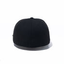 59FIFTY Metal Flag Logo ブラック × ホワイト シルバーフラッグ - 13807632-700 | NEW ERA ニューエラ公式オンラインストア