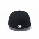 59FIFTY Metallic Logo テキサス・レンジャーズ ブラック ケリーグリーンアンダーバイザー - 13534736-700 | NEW ERA ニューエラ公式オンラインストア
