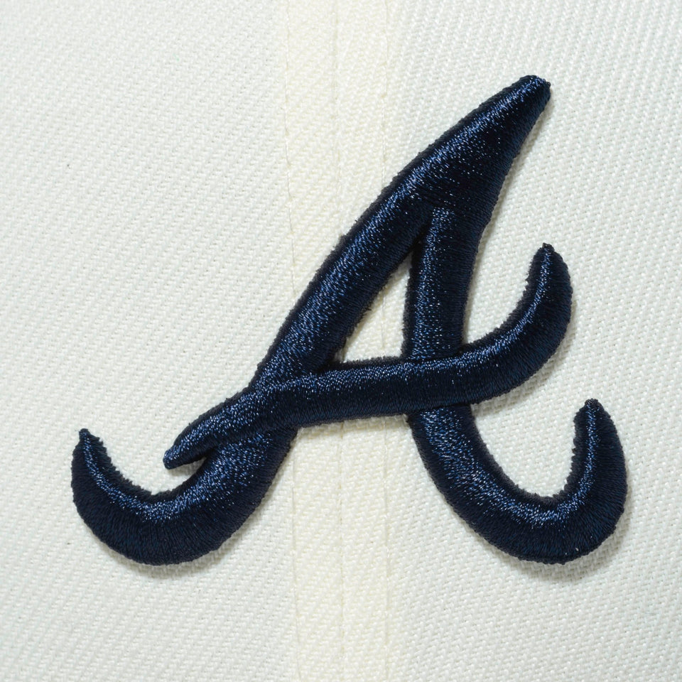 59FIFTY MLB Black Denim アトランタ・ブレーブス グレーアンダーバイザー - 13357568-700 | NEW ERA ニューエラ公式オンラインストア