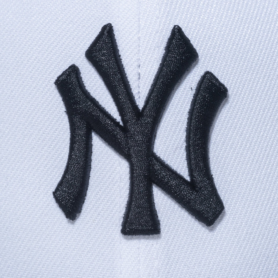 59FIFTY MLB Custom ニューヨーク・ヤンキース ホワイト/ブラック ケリーアンダーバイザー - 13780798-700 | NEW ERA ニューエラ公式オンラインストア