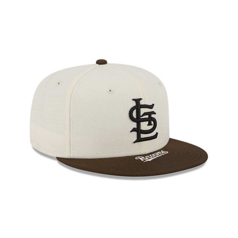 59FIFTY MLB On Deck クーパーズタウン セントルイス・ブラウンズ クロームホワイト ブラウンバイザー - 13695310-700 | NEW ERA ニューエラ公式オンラインストア