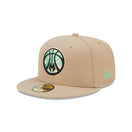 59FIFTY NBA Team Neon ミルウォーキー・バックス ベージュ グリーンアンダーバイザー - 13512109-700 | NEW ERA ニューエラ公式オンラインストア