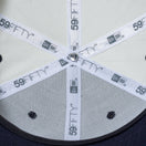 59FIFTY Pinstripe ピンストライプ ニューヨーク・ヤンキース クロームホワイト ネイビーバイザー - 13751130-700 | NEW ERA ニューエラ公式オンラインストア