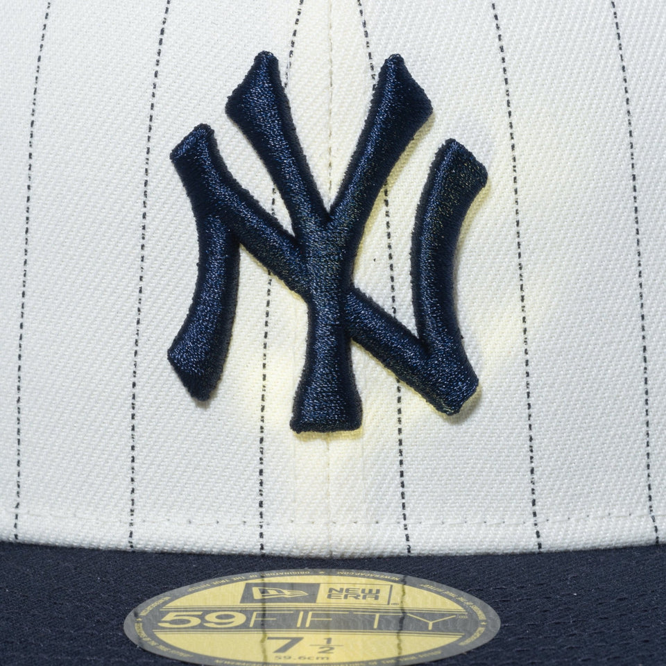 59FIFTY Pinstripe ピンストライプ ニューヨーク・ヤンキース クロームホワイト ネイビーバイザー - 13751130-700 | NEW ERA ニューエラ公式オンラインストア