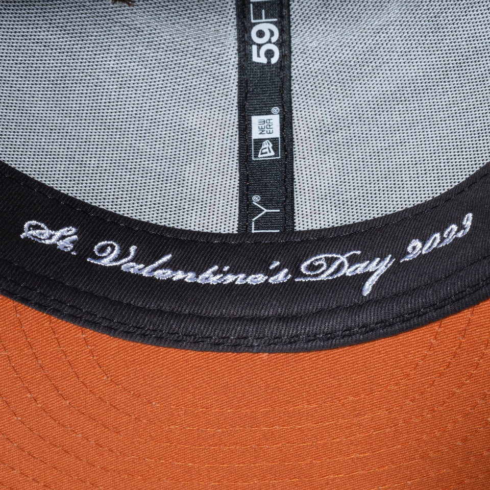 59FIFTY St. Valentine's Day バレンタインデー ニューヨーク・メッツ ウォルナット ブラウンアンダーバイザー - 13542623-700 | NEW ERA ニューエラ公式オンラインストア