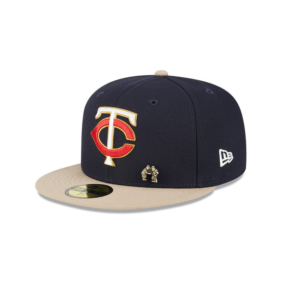 59FIFTY Varsity Pin ミネソタ・ツインズ ピンズ ネイビー グレーアンダーバイザー - 13774140-700 | NEW ERA ニューエラ公式オンラインストア