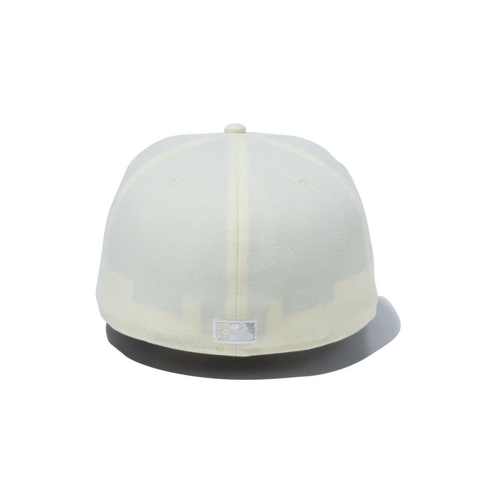 59FIFTY White Collection オークランド・アスレチックス ホワイト × ホワイト ライトブルーアンダーバイザー - 13542617-700 | NEW ERA ニューエラ公式オンラインストア