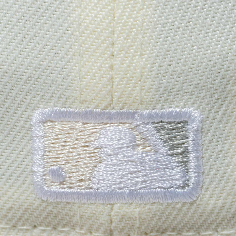 59FIFTY White Collection ロサンゼルス・ドジャース ホワイト × ホワイト ライトブルーアンダーバイザー - 13542620-700 | NEW ERA ニューエラ公式オンラインストア