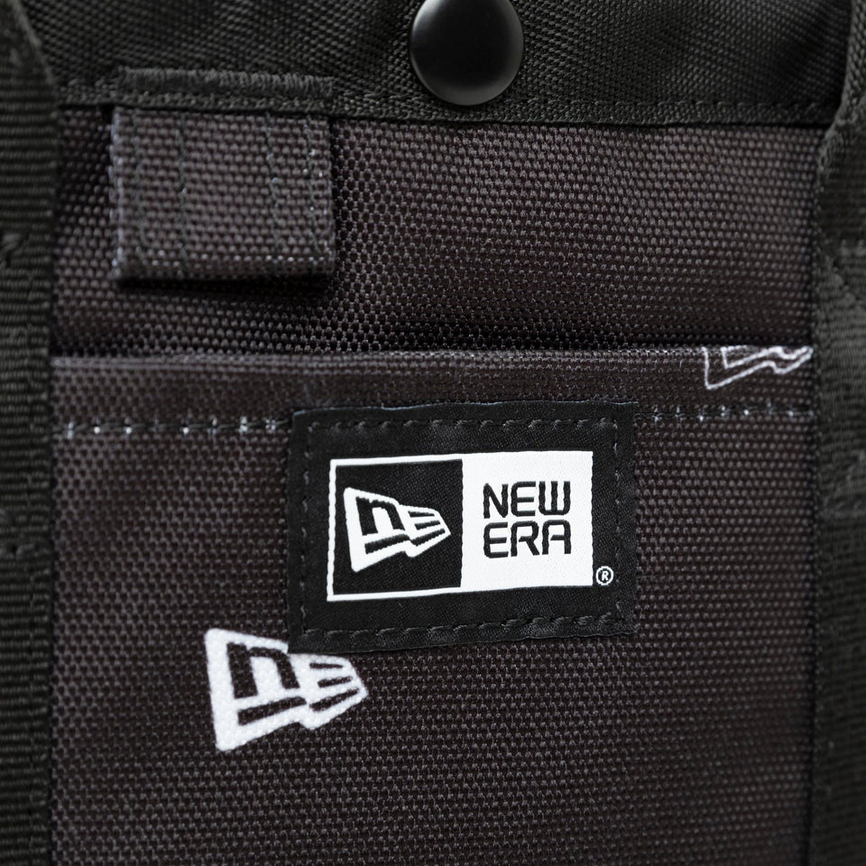 トートバッグ ミニ 6L フラッグロゴ モノグラム ブラック - 14108392-OSFM | NEW ERA ニューエラ公式オンラインストア